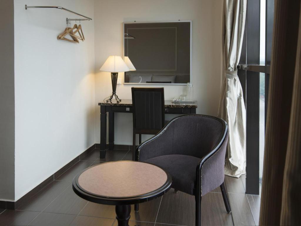 Luscious Hotel Bukit Mertajam Buitenkant foto