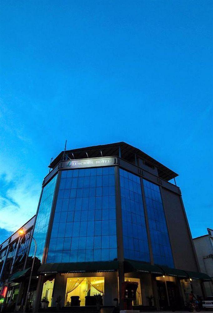 Luscious Hotel Bukit Mertajam Buitenkant foto